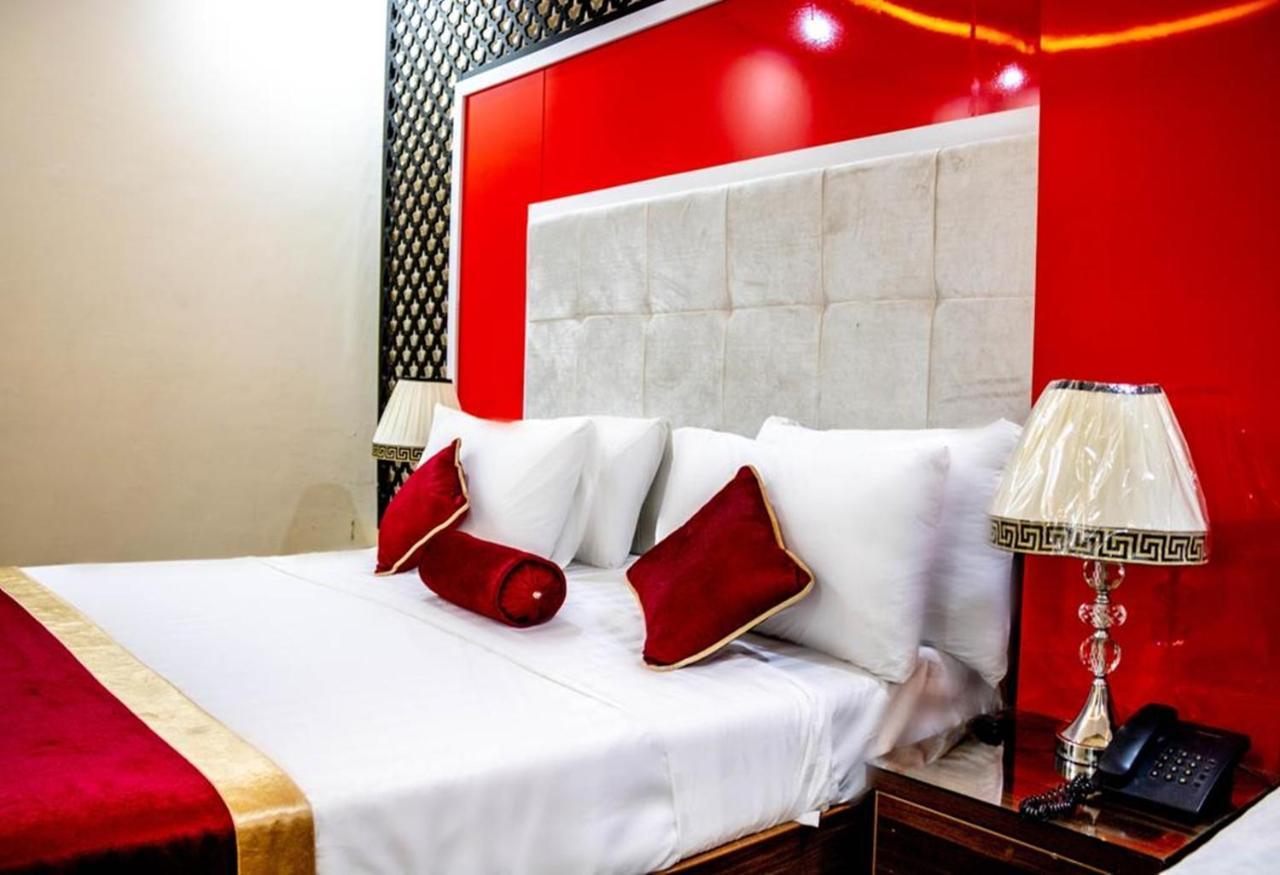 Rose Palace Hotel, Gulberg 拉合尔 外观 照片