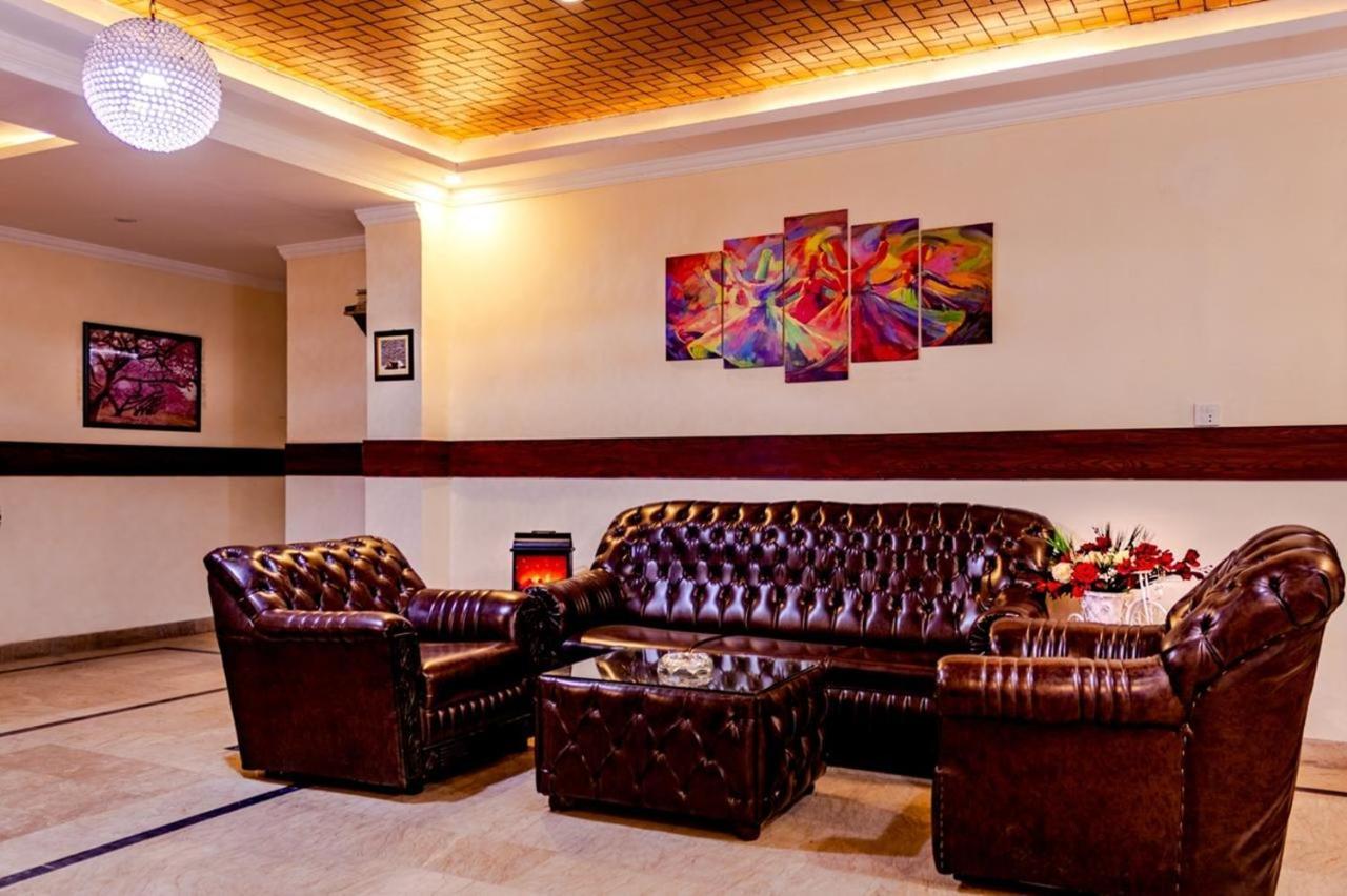 Rose Palace Hotel, Gulberg 拉合尔 外观 照片