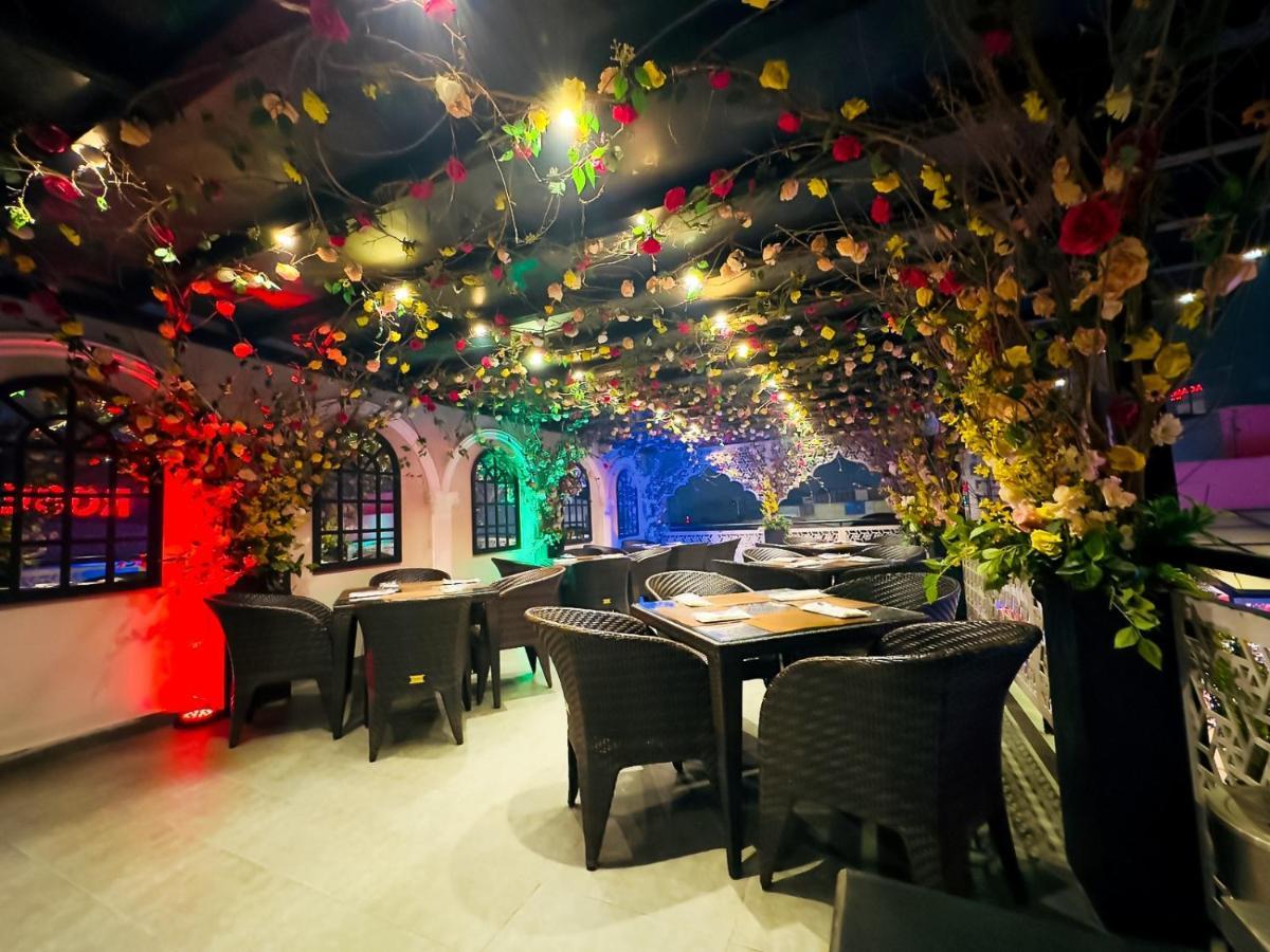 Rose Palace Hotel, Gulberg 拉合尔 外观 照片